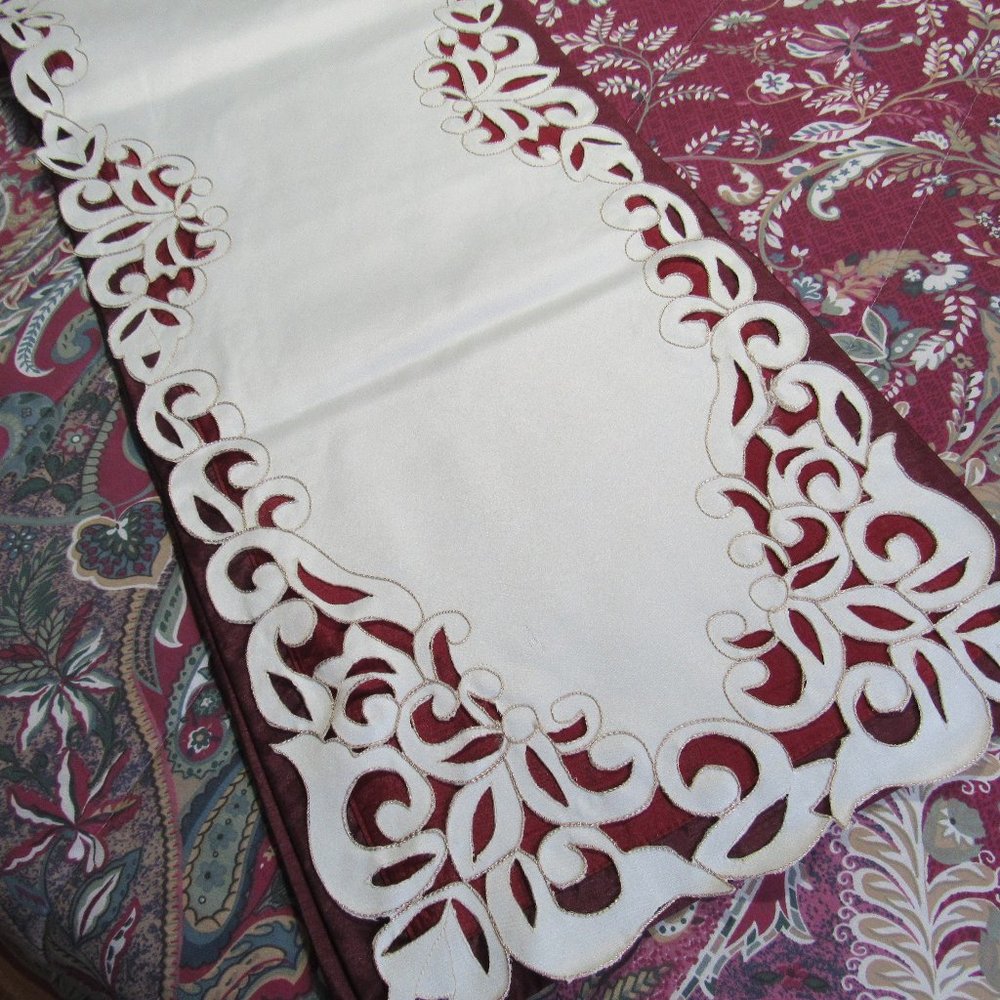 TABLE  2-PIECE RUNNER - Picture 3 of 10